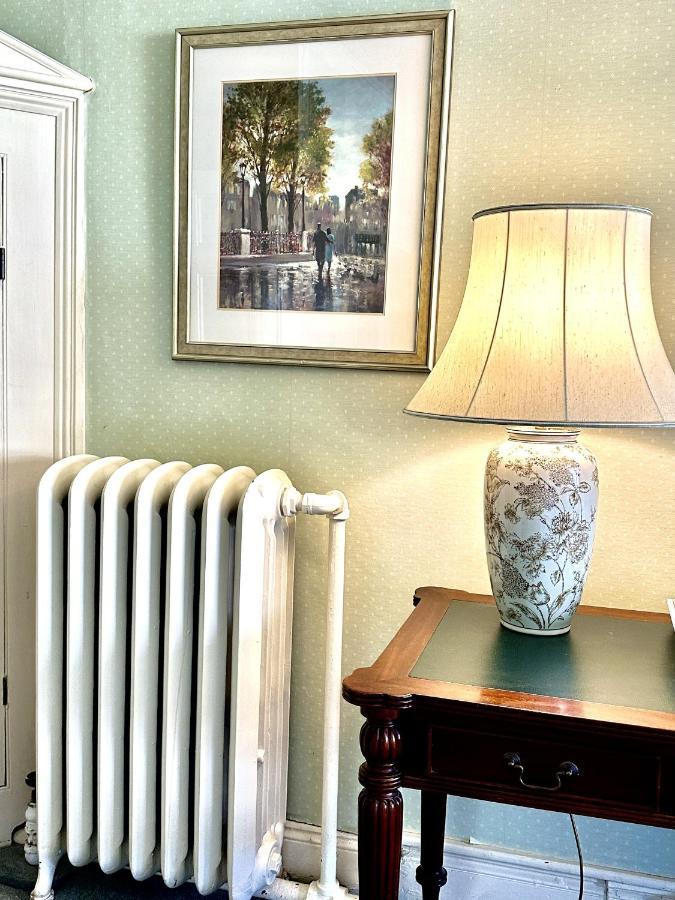 Farthings & Restaurant Tunton Hotel Taunton